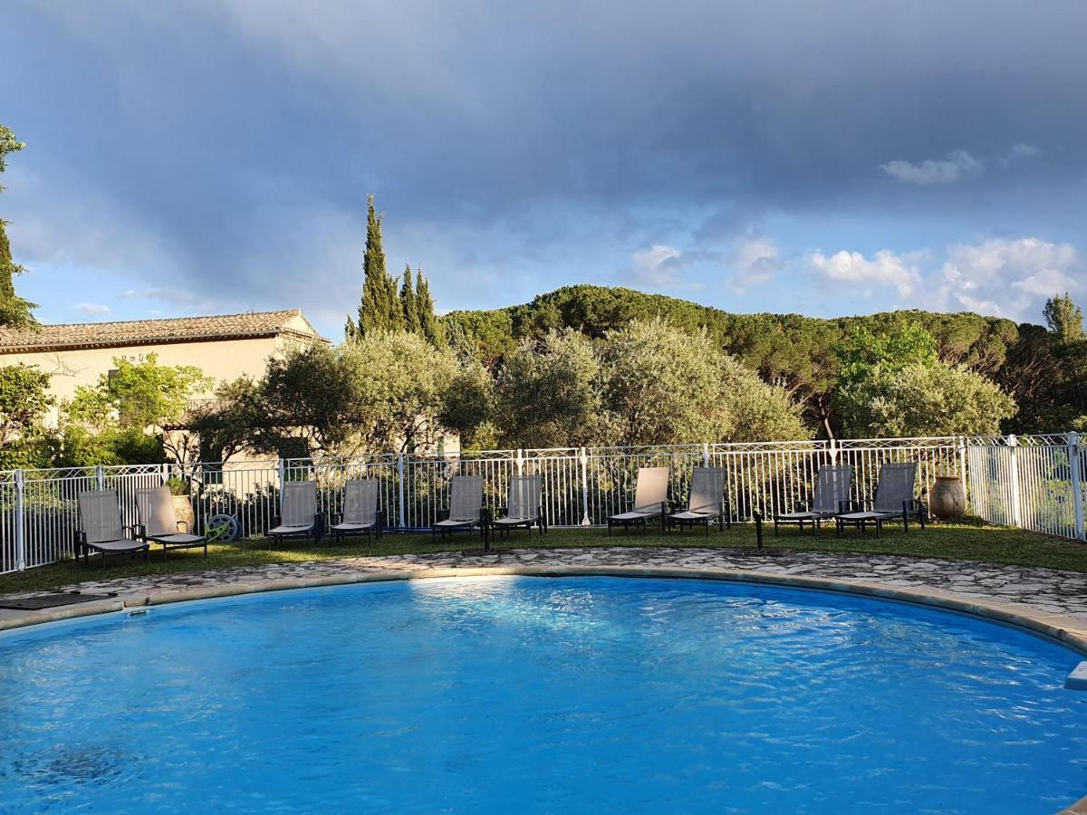 Domaine De Casteuse Appartement Les Vignes Lourmarin Exterior photo